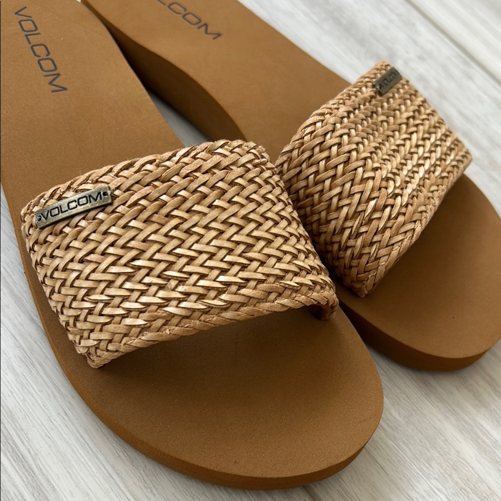 Volcom size 5 women’s Slipper Slide Sandals
